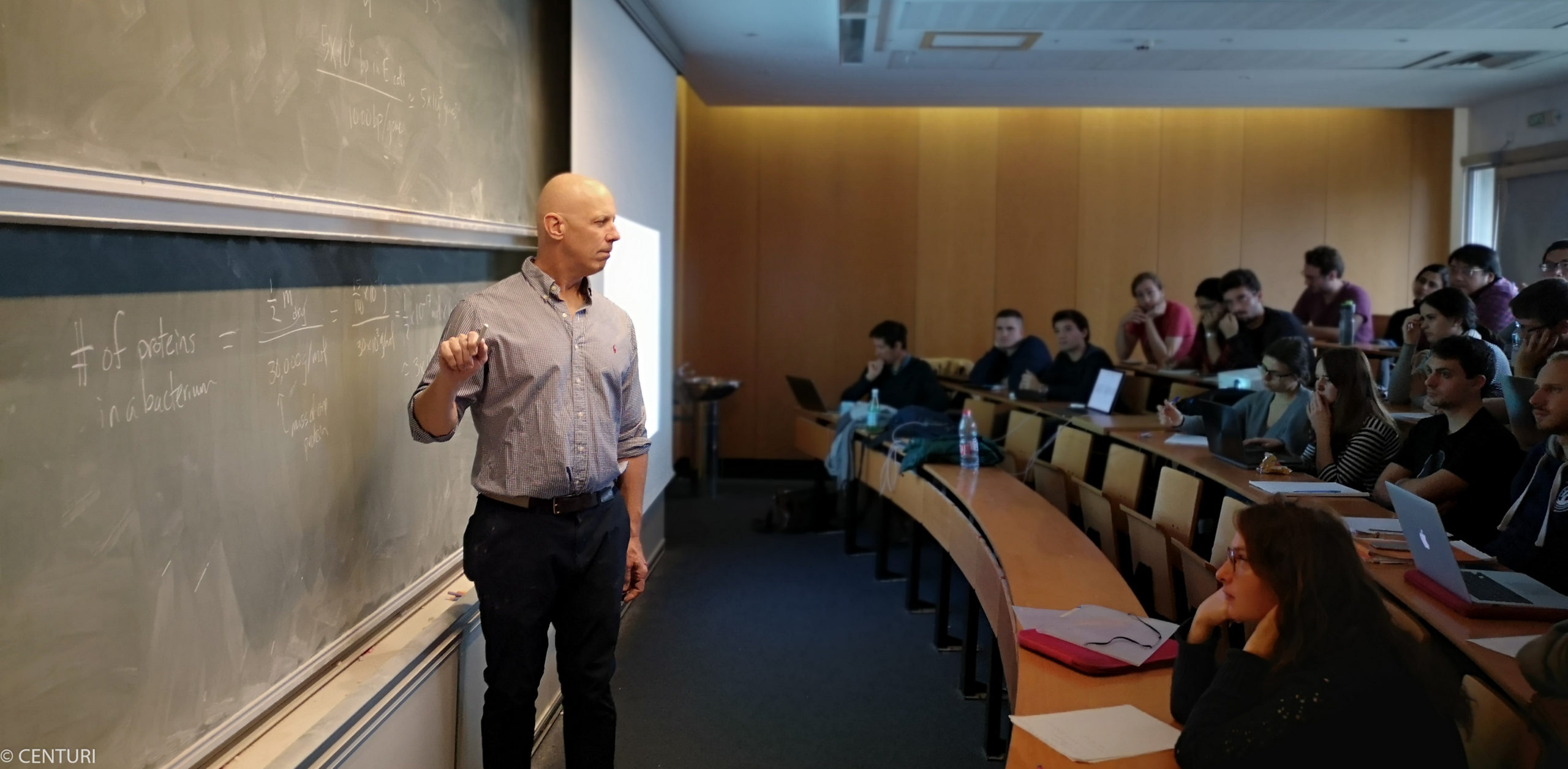 Rob Phillips (Caltech, USA) lecture during the training course "Cell biology by the numbers". (Novermber 219)